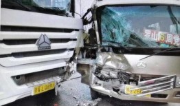 信阳交通事故最新爆料,多车连环相撞，现场情况紧急！