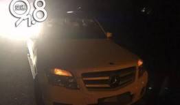 爆料奔驰碰瓷车套牌视频,套牌车辆视频曝光引发热议