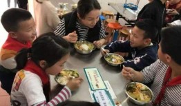 天津学生配餐爆料者视频,揭露校园食品安全黑幕